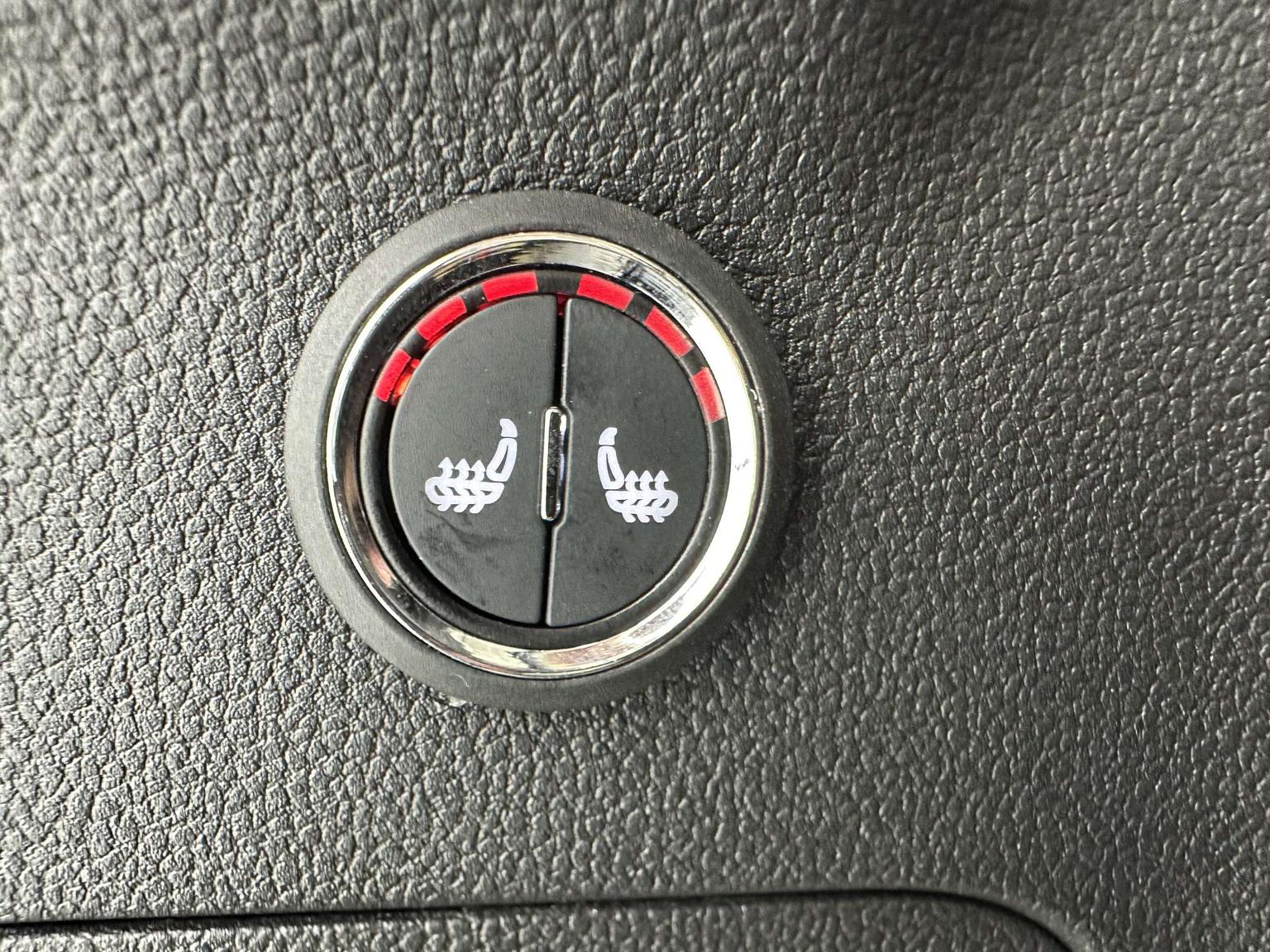Haval M6 2023 PLUS 1.5T DCT Luxury Connected