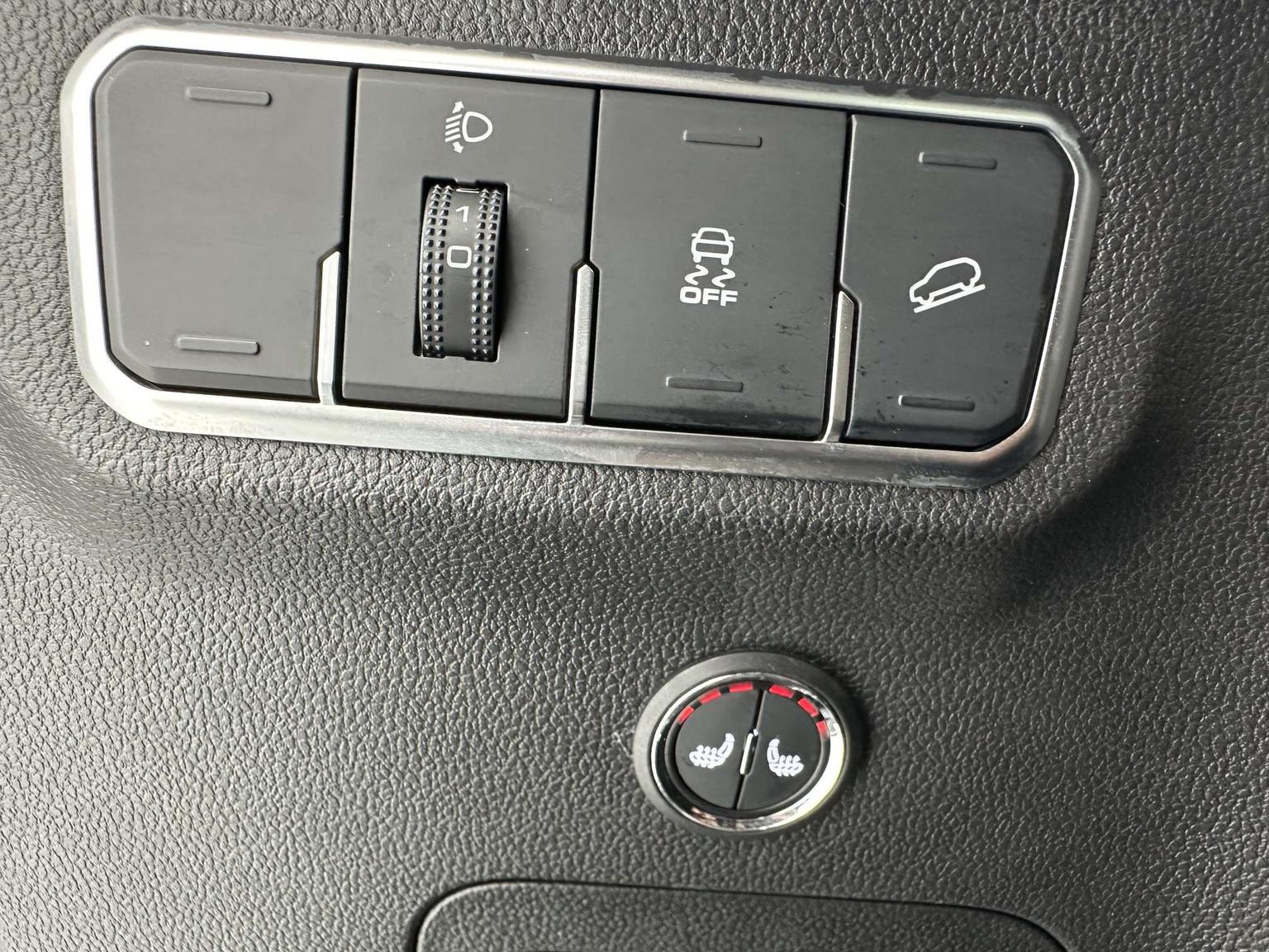 Haval M6 2021 PLUS 1.5T DCT Luxury Connected