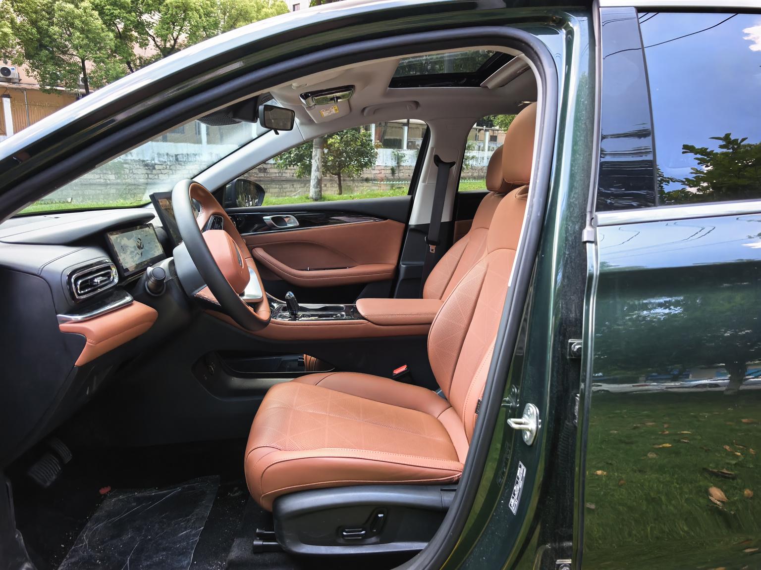 Geely Emgrand 2026 5 1.5T DCT Flagship