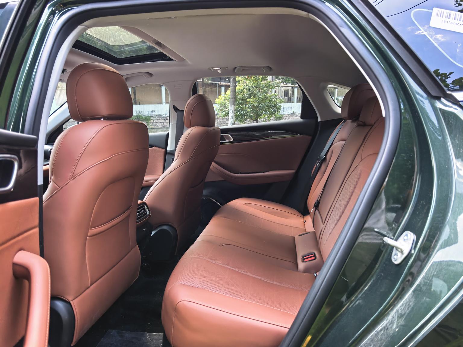 Geely Emgrand 2026 5 1.5T DCT Flagship