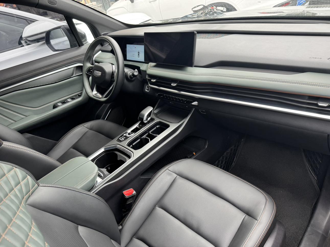 Geely Haoyue L 2023 2.0TD DCT Premium