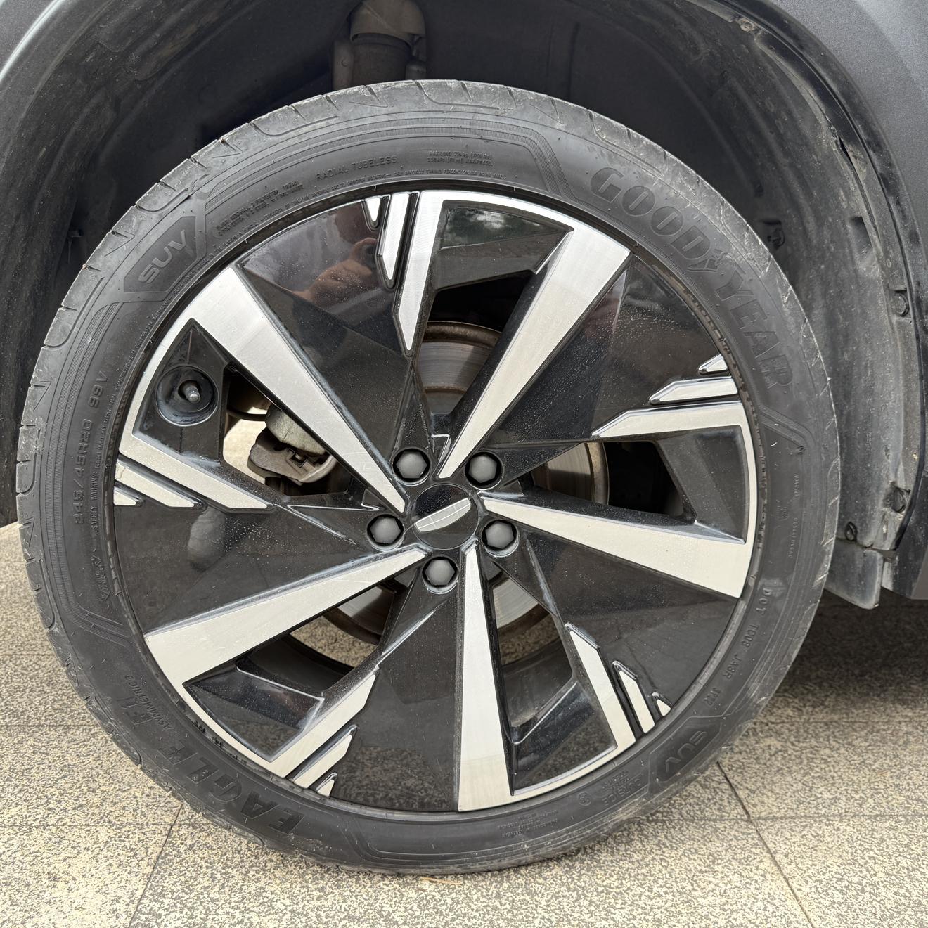 Geely Boyue L 2023 2.0TD DCT Flagship