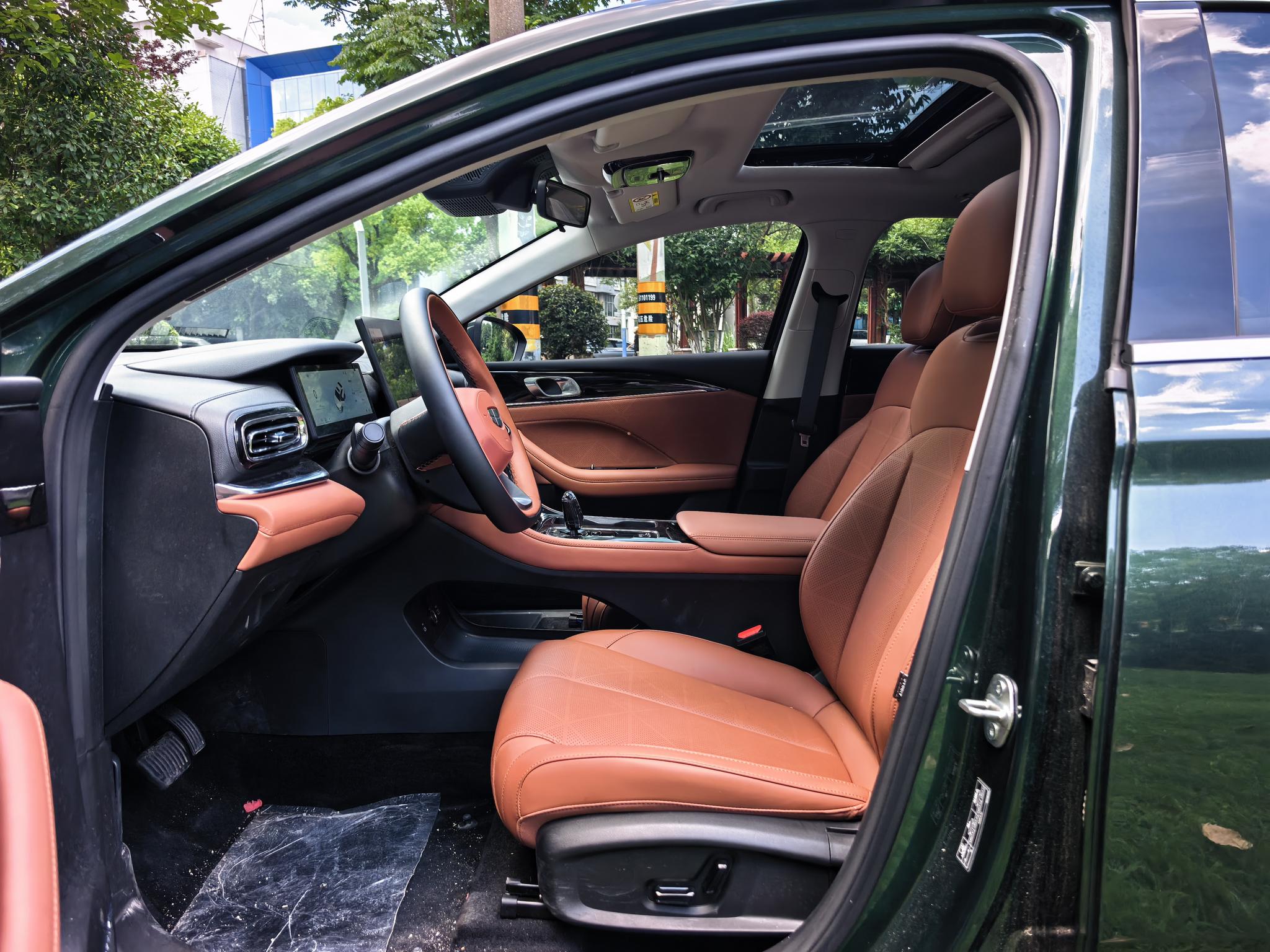 Geely Emgrand 2026 5 1.5T DCT Flagship