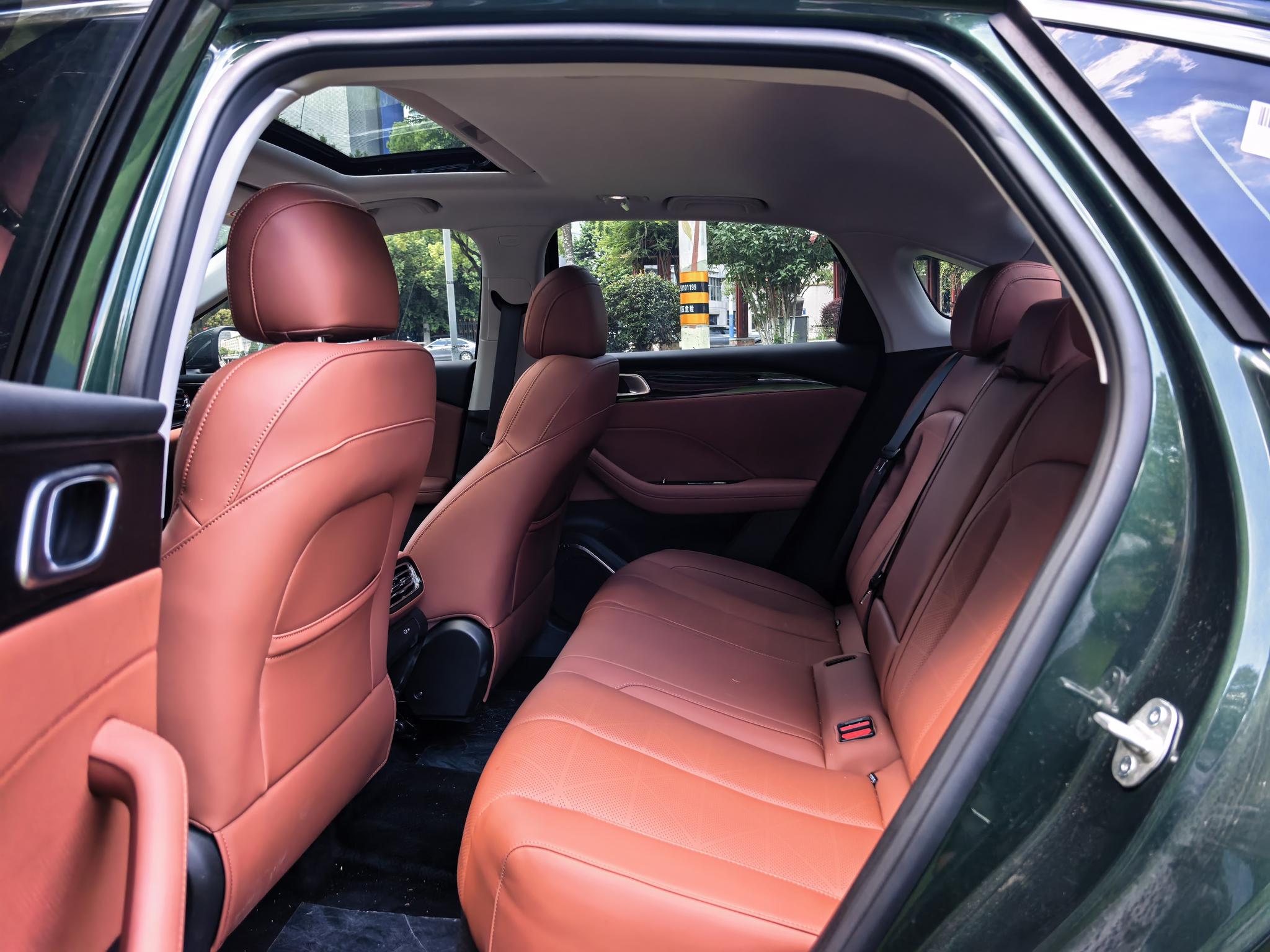 Geely Emgrand 2026 5 1.5T DCT Flagship