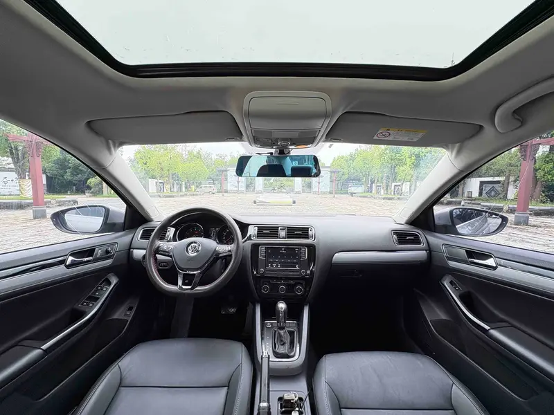 Sagitar 2018 180TSI DSG Premium Edition