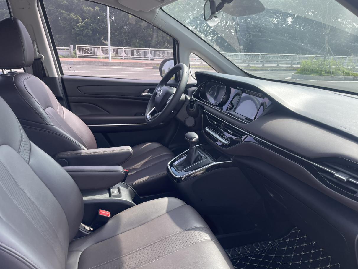 GAC Trumpchi Trumpchi M6 2019 270T Auto Luxury 6 seat China V