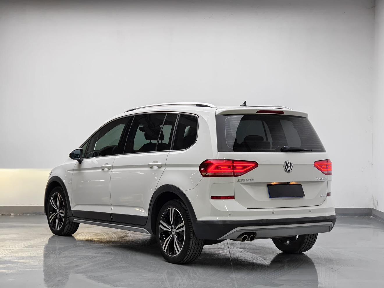 Volkswagen Touran L 2018 280TSI 7 seat China VI