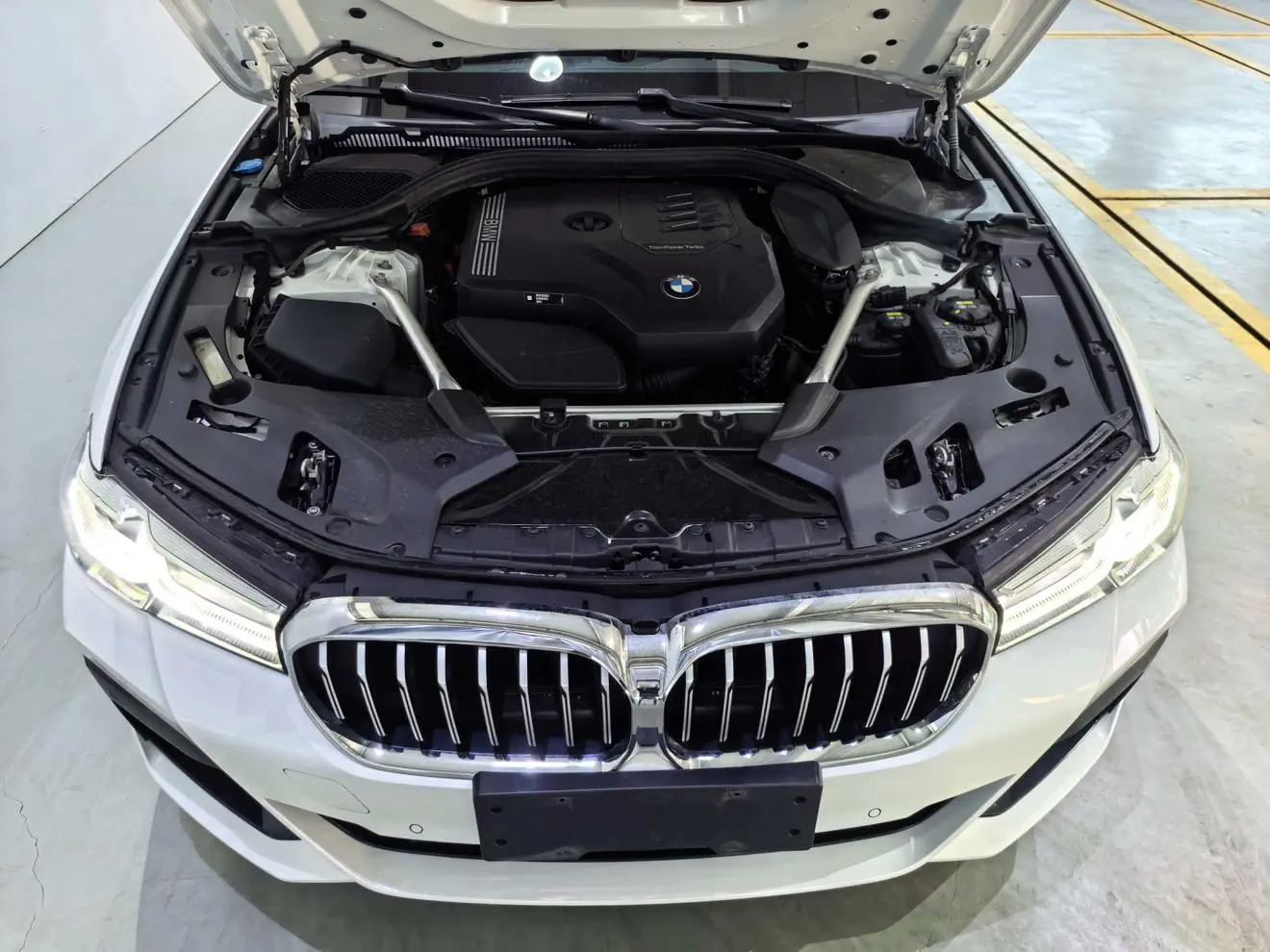 BMW 5 Series 2022 Facelift 530Li Leading M Sport Package