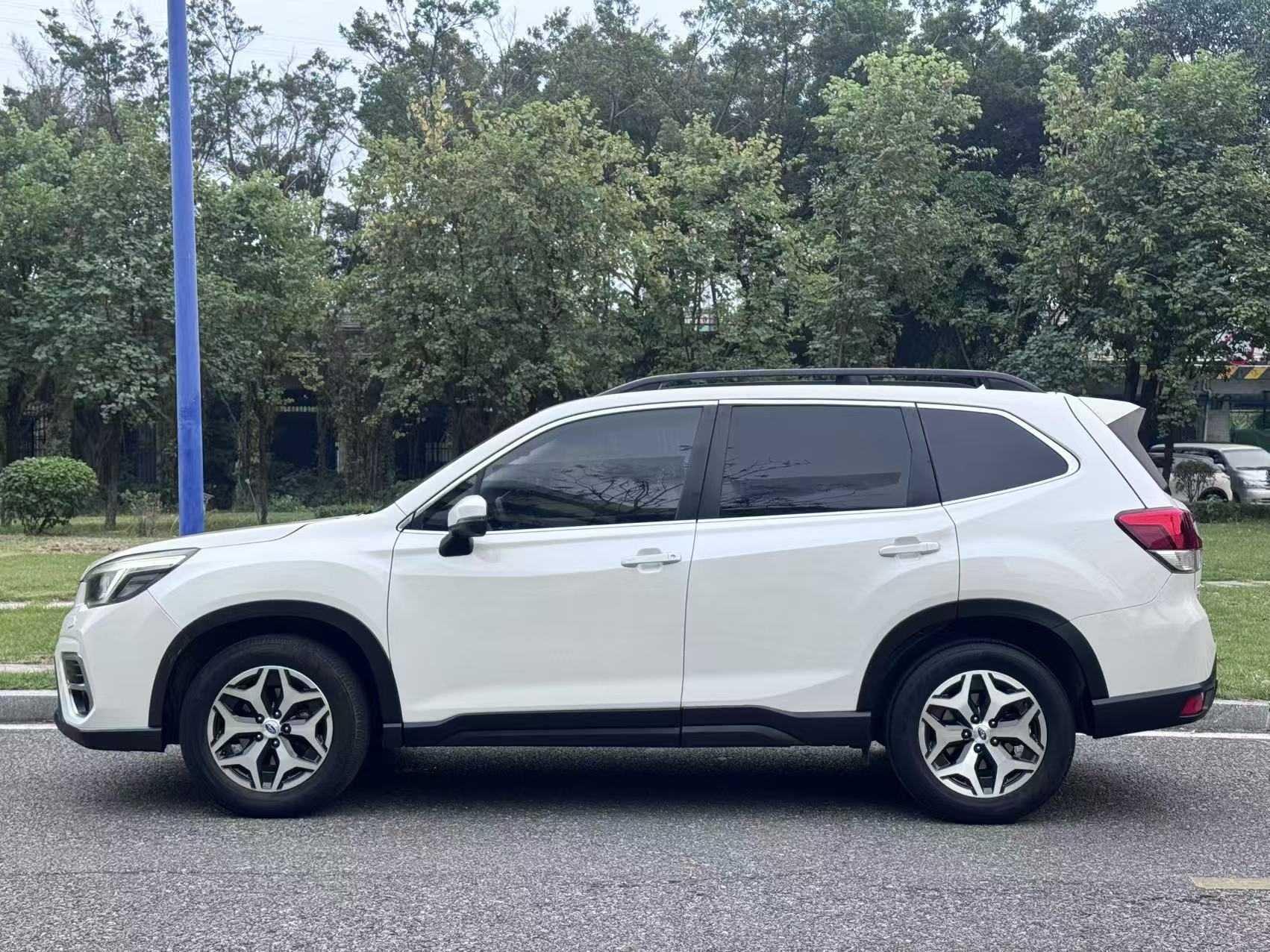 Subaru FORESTER Forester 2021 2.0i Luxury