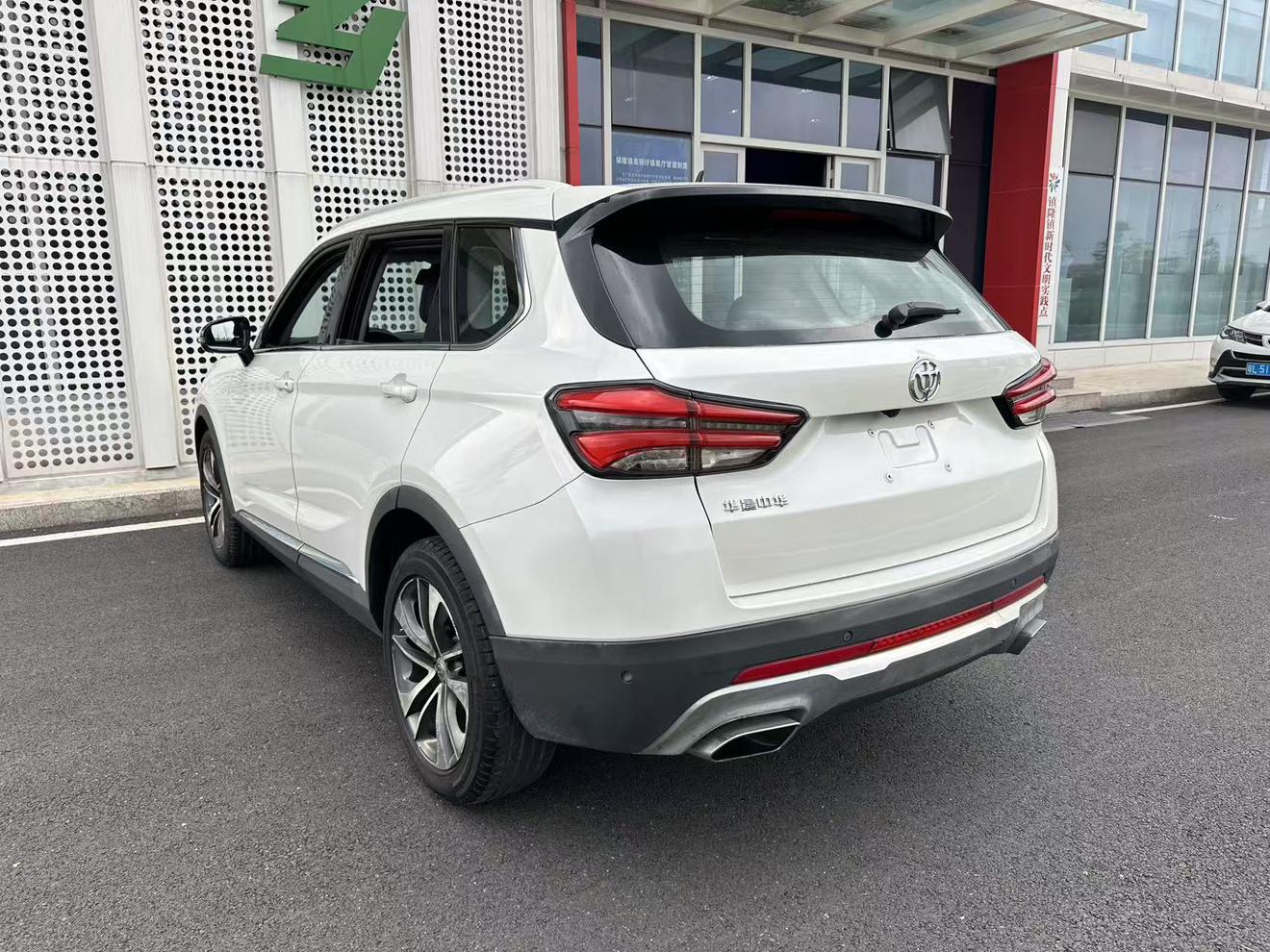 V7 2018 280T Auto Luxury 5 seat
