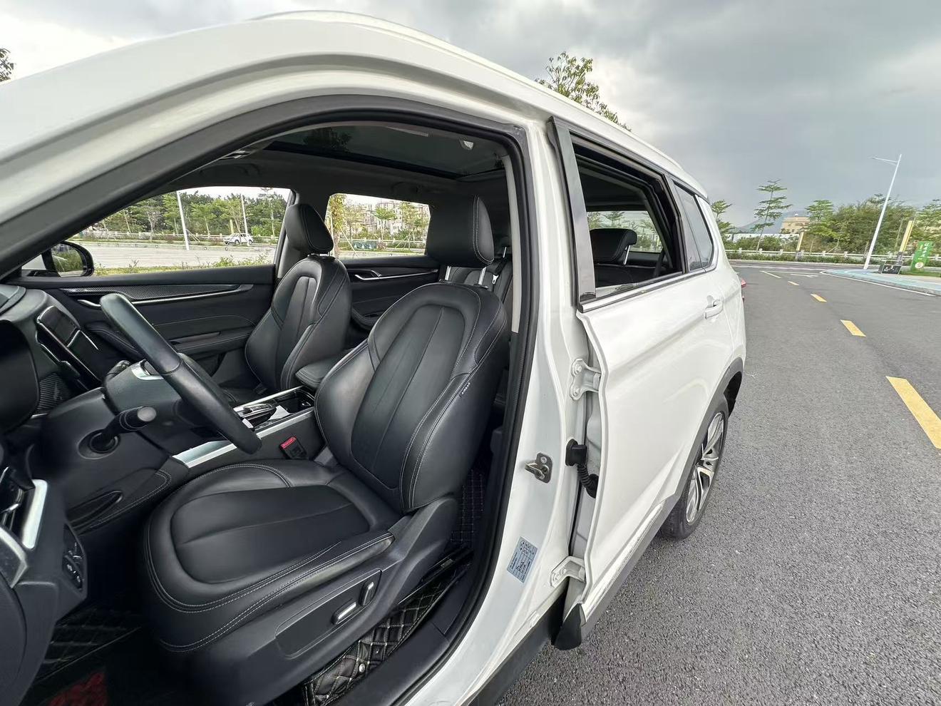 V7 2018 280T Auto Luxury 5 seat
