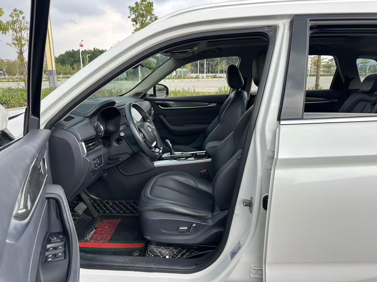 V7 2018 280T Auto Luxury 5 seat