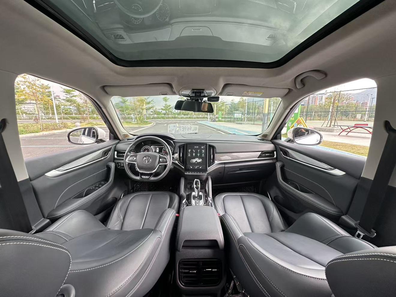 V7 2018 280T Auto Luxury 5 seat