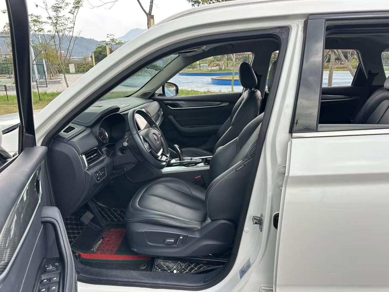 V7 2018 280T Auto Luxury 5 seat
