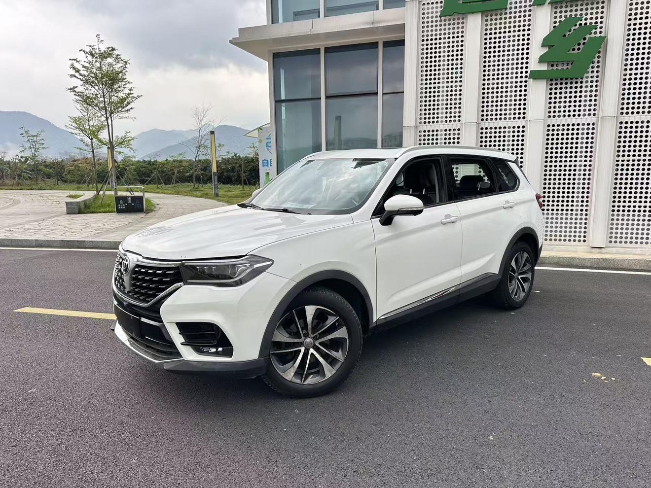 V7 2018 280T Auto Luxury 5 seat