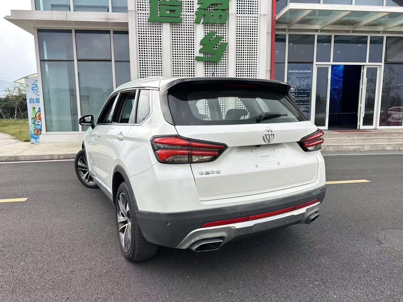 V7 2018 280T Auto Luxury 5 seat