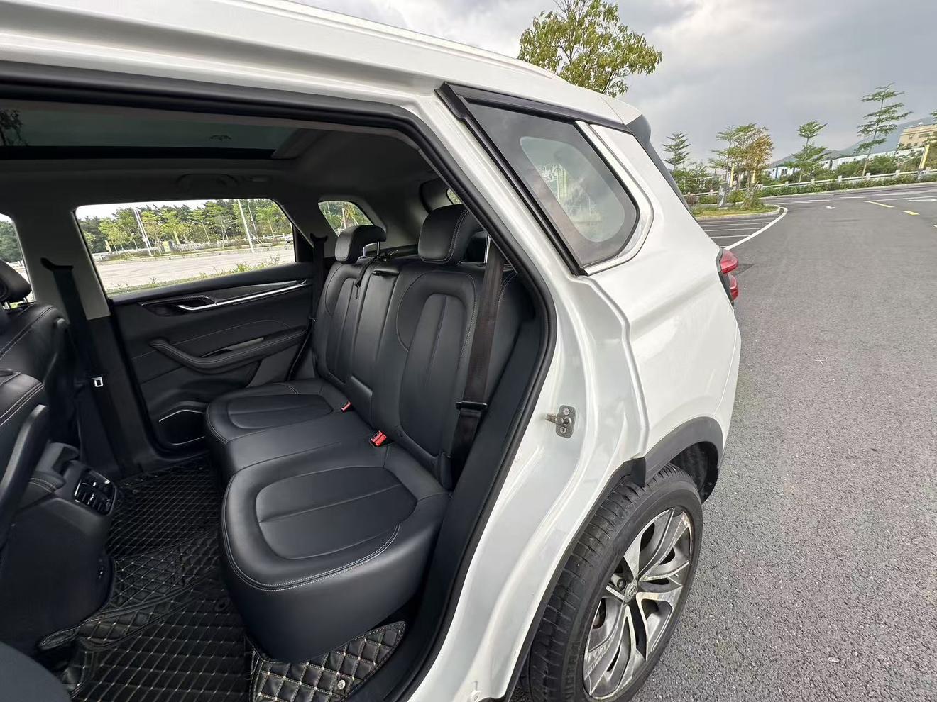 V7 2018 280T Auto Luxury 5 seat