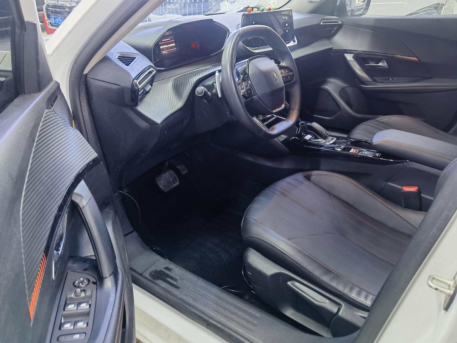 Peugeot 2008 2020 230THP Sharp