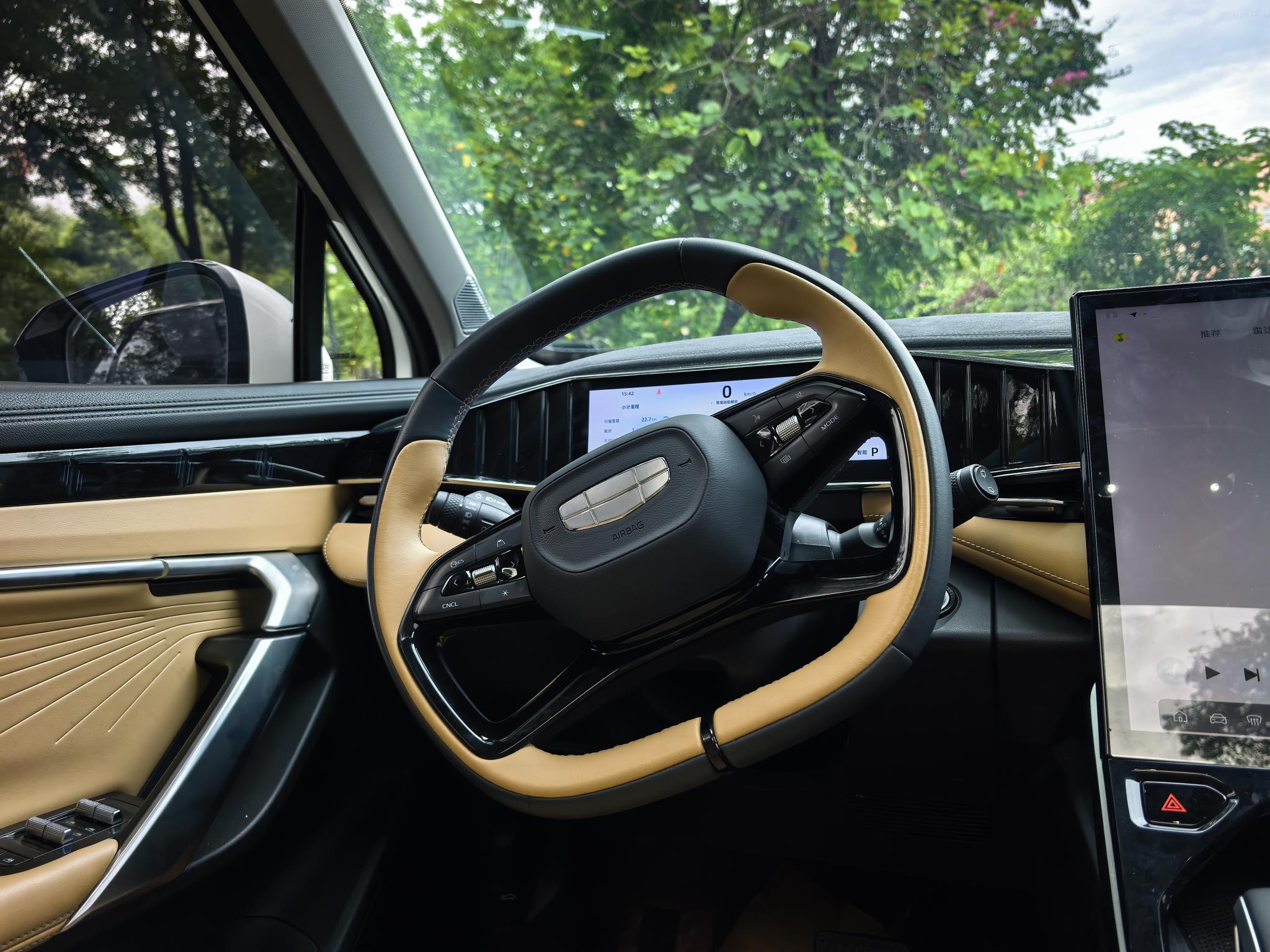 Geely Boyue L 2023 1.5TD DCT Premium