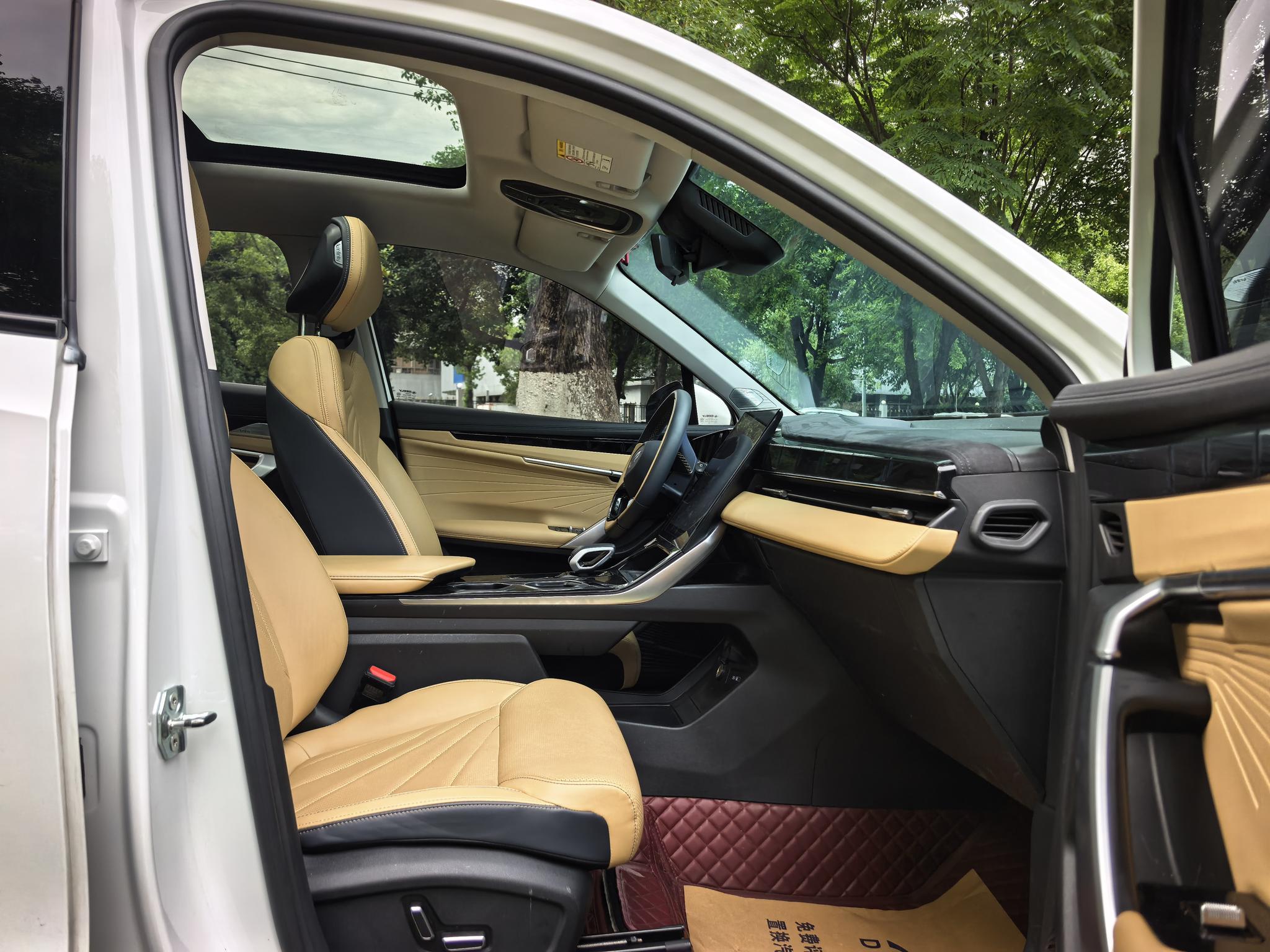 Geely Boyue L 2023 1.5TD DCT Premium