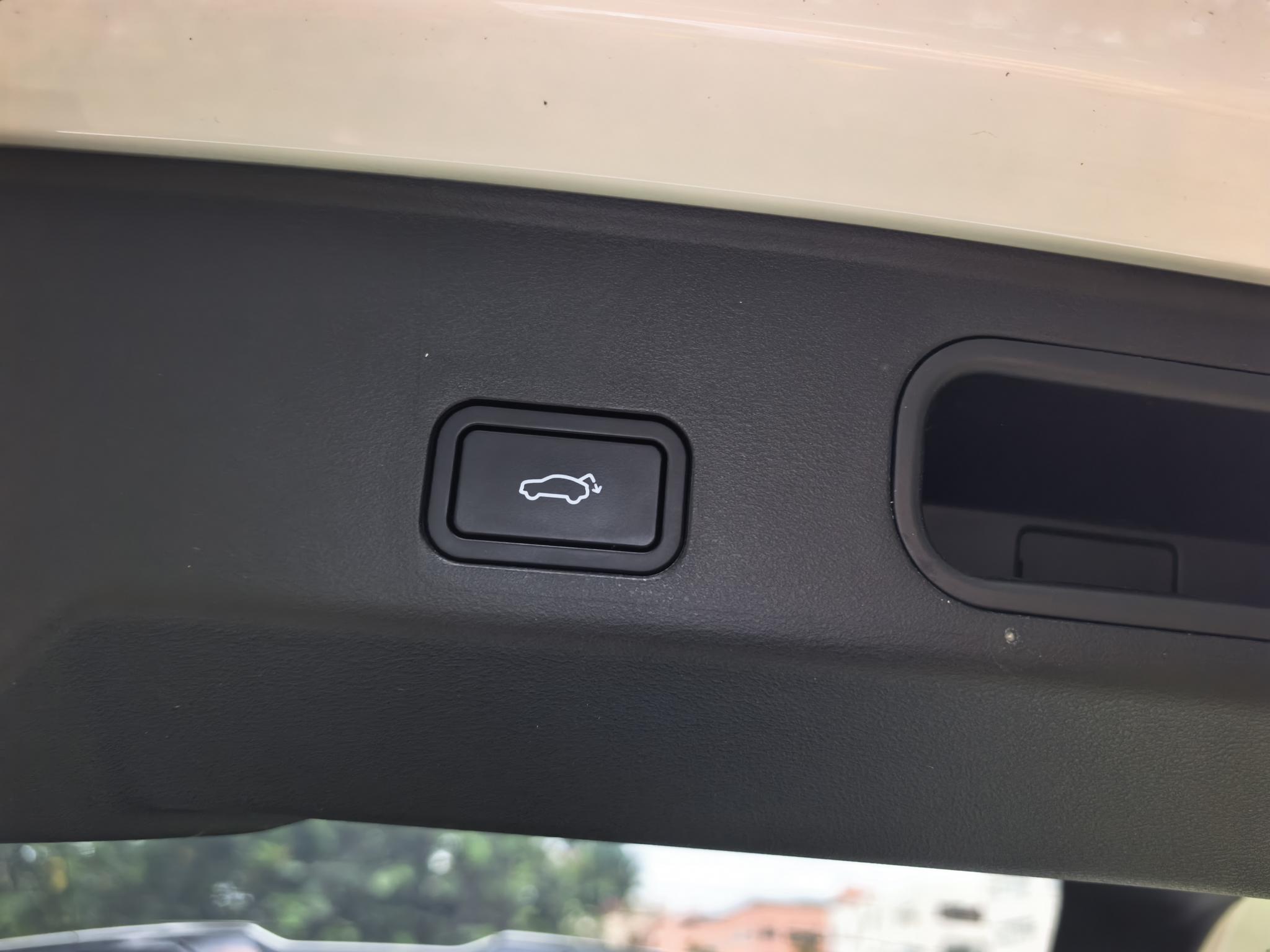 Geely Boyue L 2023 1.5TD DCT Premium