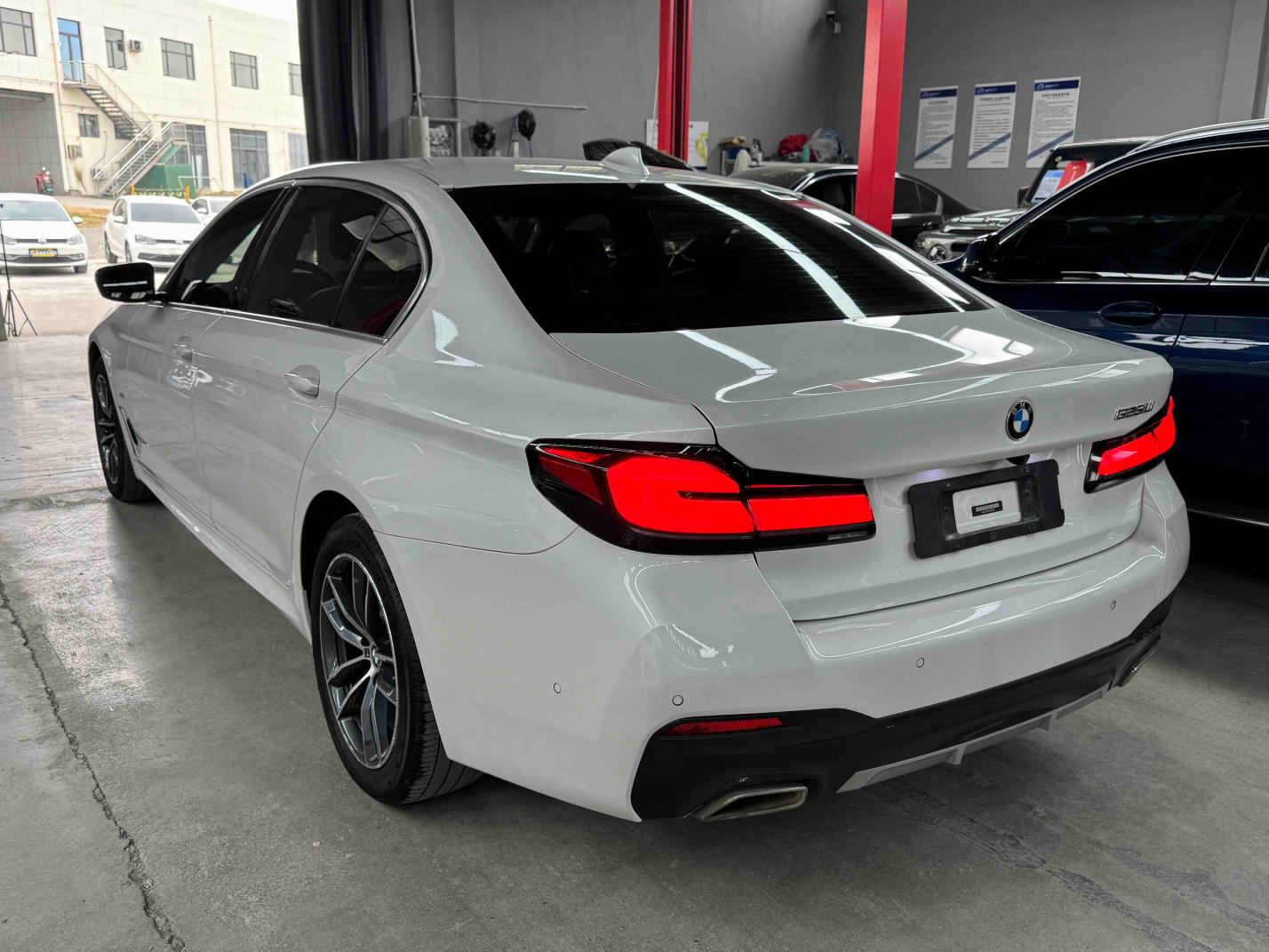 BMW 5 Series 2021 525Li M Sport Package