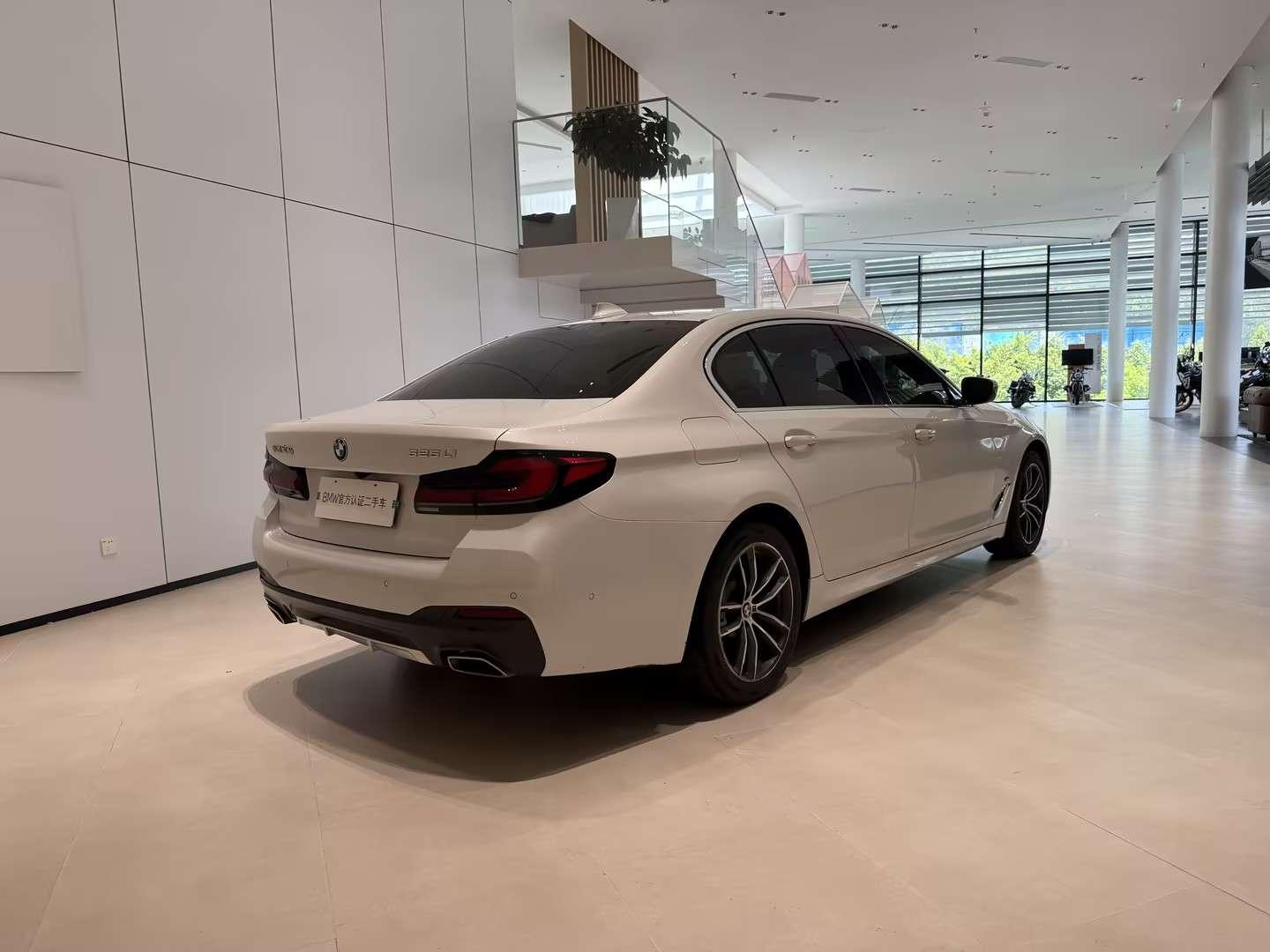 BMW 5 Series 2021 525Li M Sport Package