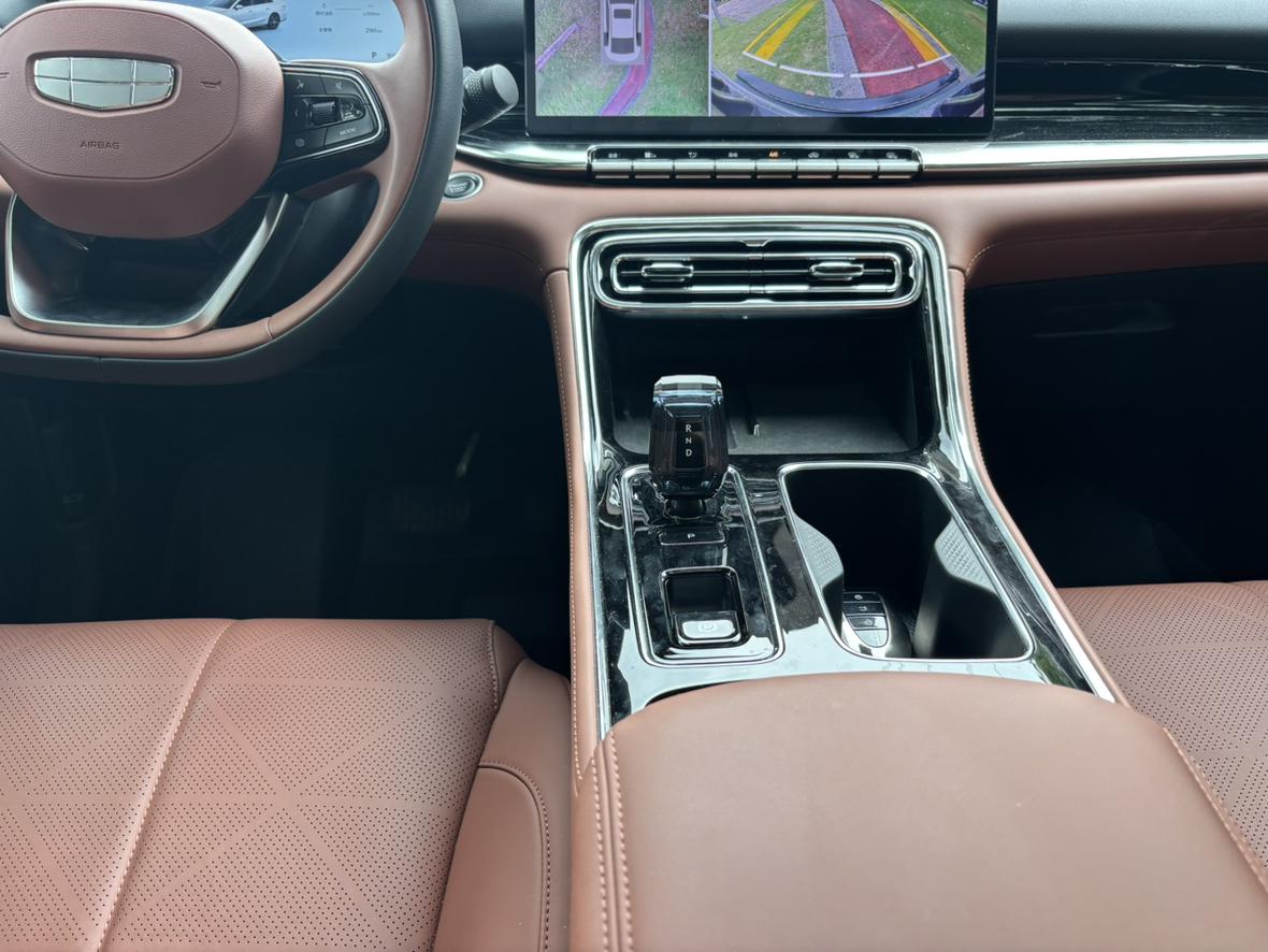 Geely Emgrand 2026 5 1.5T DCT Flagship