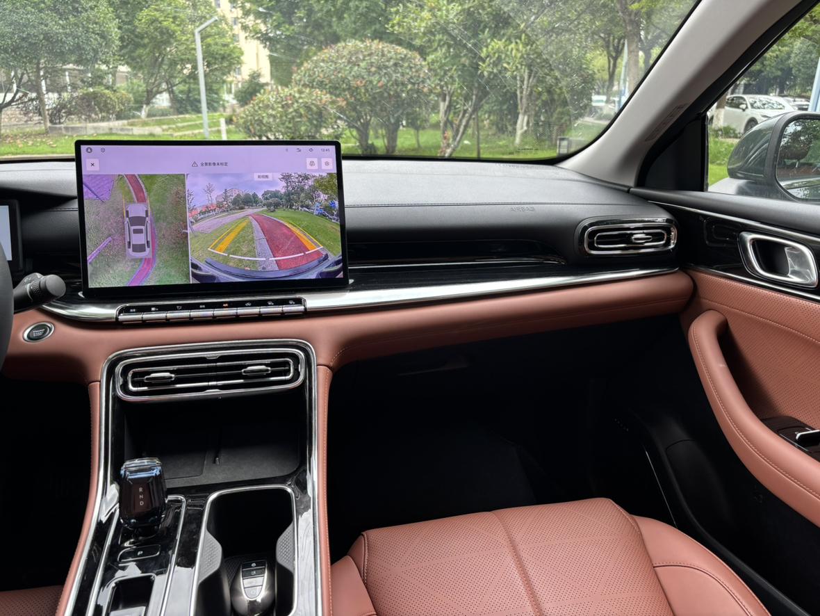 Geely Emgrand 2026 5 1.5T DCT Flagship