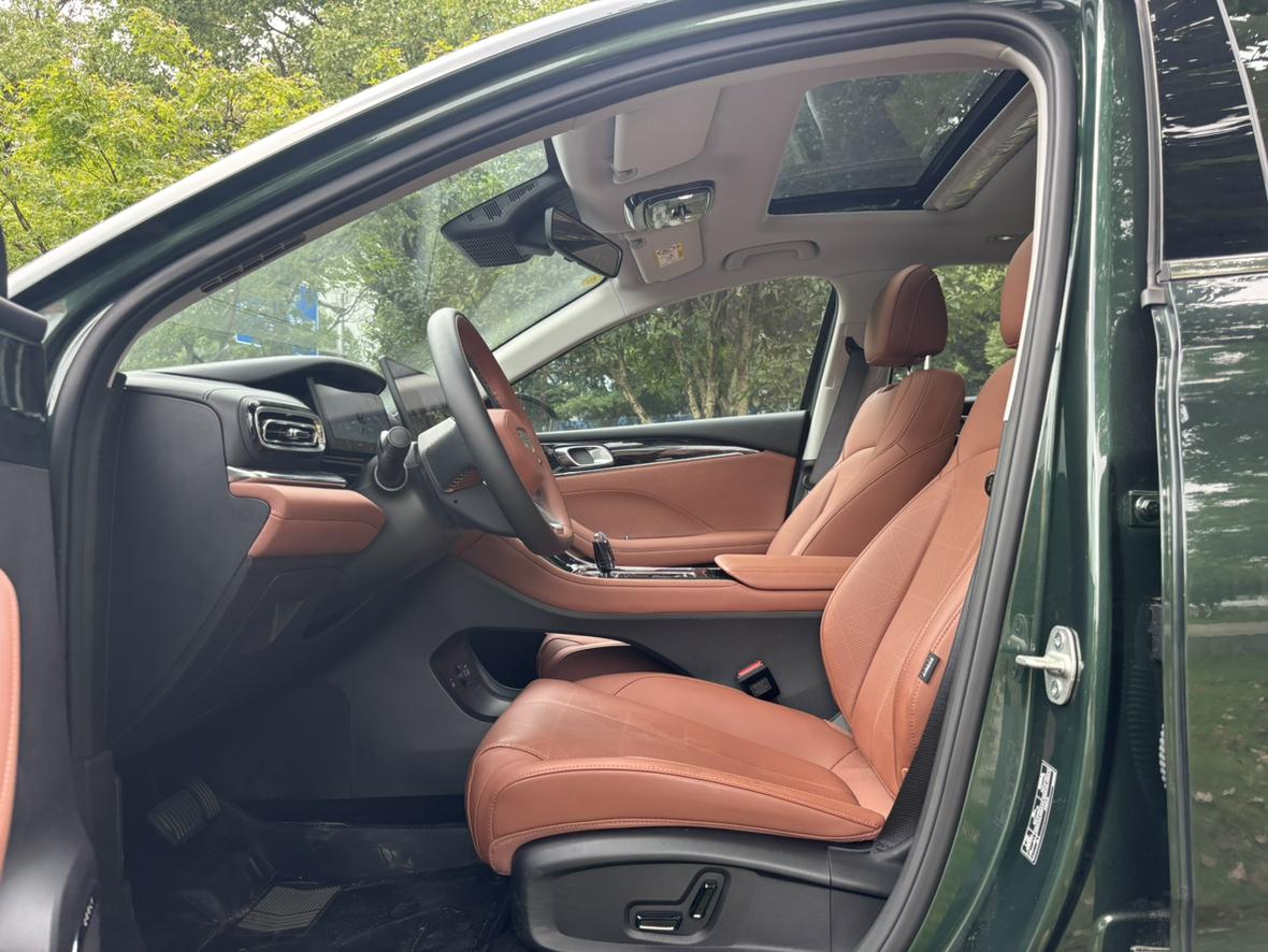 Geely Emgrand 2026 5 1.5T DCT Flagship