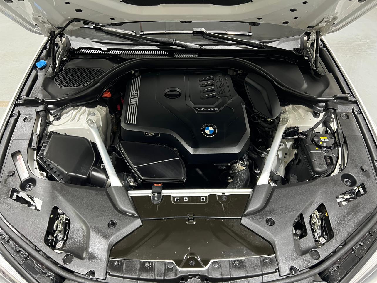 BMW 5 Series 2021 525Li M Sport Package