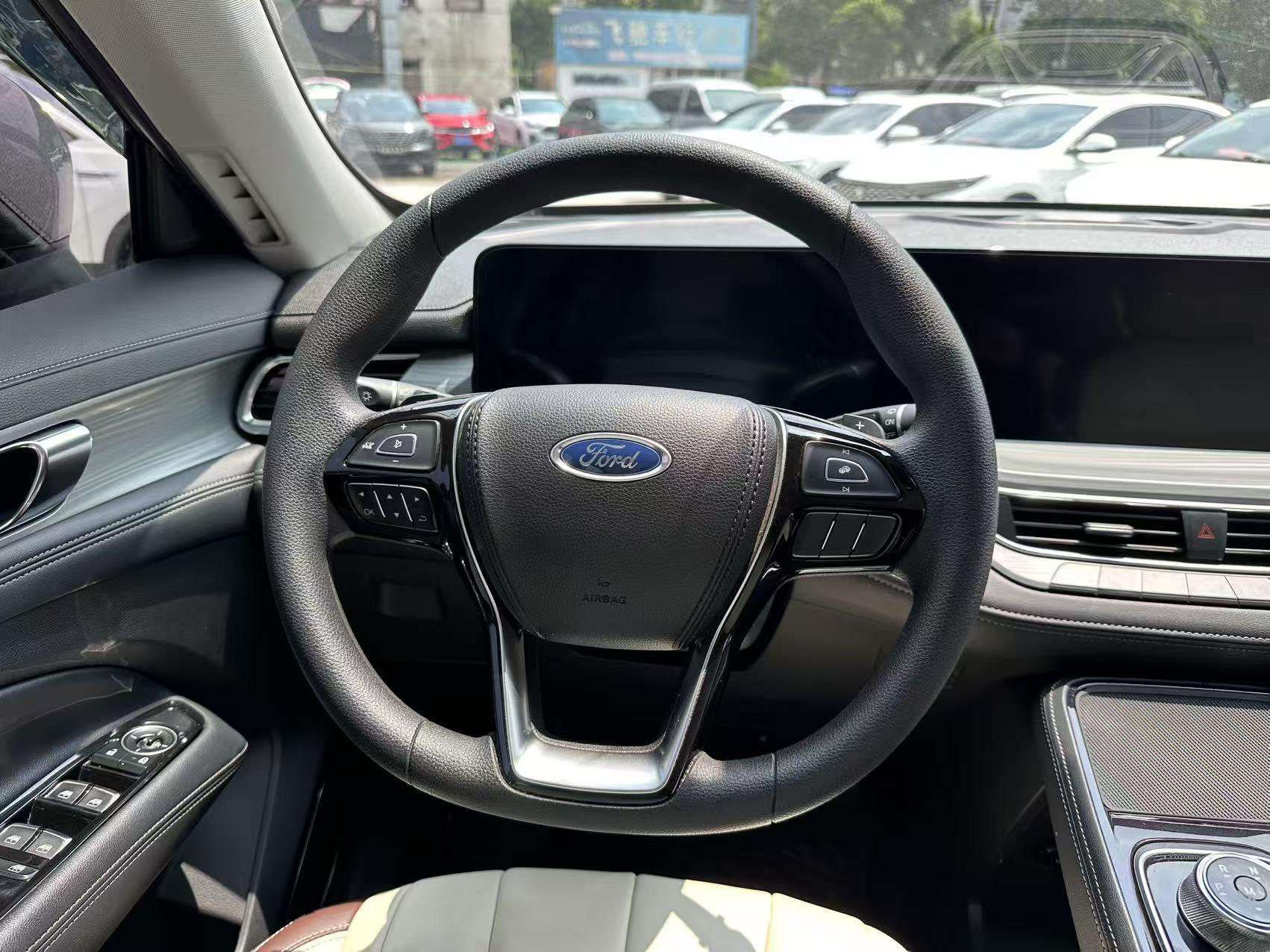 Ford 2023 EcoBoost 225 6 seat