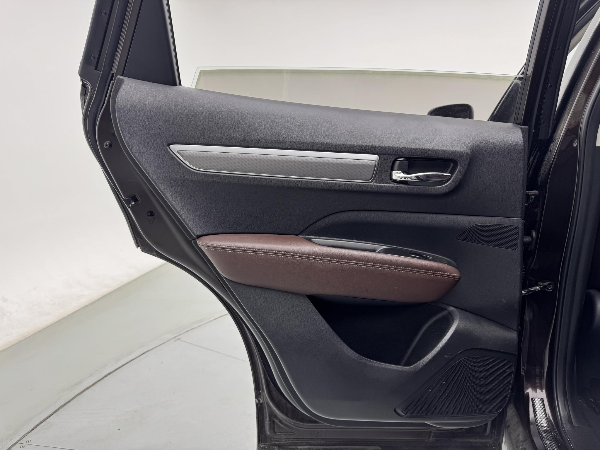 Renault 2018 2.5L 2WD Premium