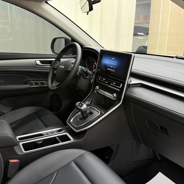 Haval M6 2023 PLUS 1.5T DCT Luxury Connected