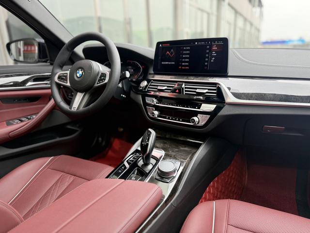 BMW 5 Series 2021 525Li M Sport Package