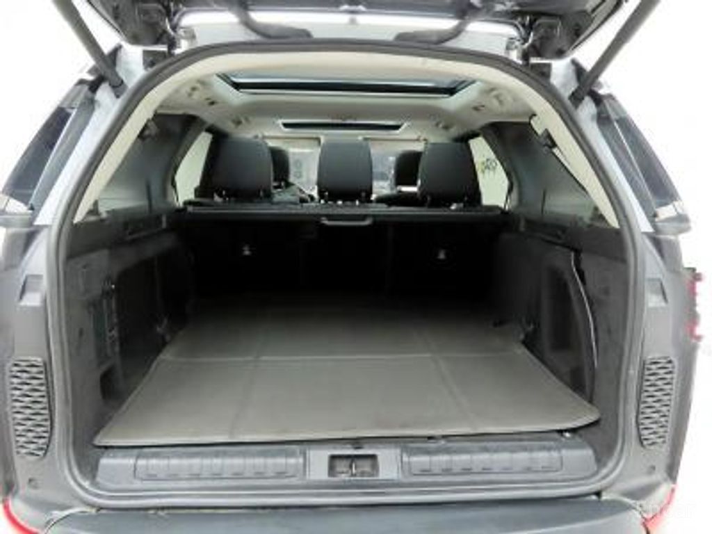 Land Rover Discovery 5 2.0 SD4 SE 2019