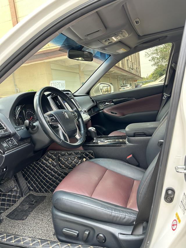 Toyota Crown 2018 2.0T Sport