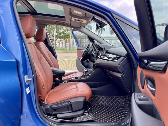 BMW 2 Series Wagon 2018 218i Fashion