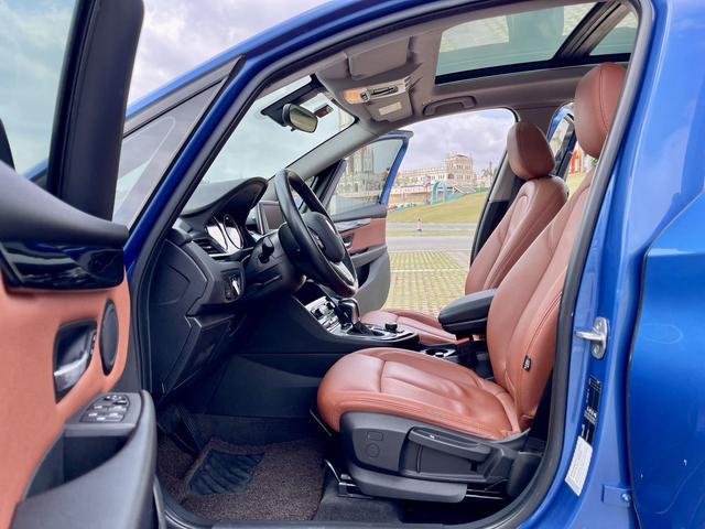 BMW 2 Series Wagon 2018 218i Fashion