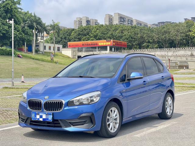 BMW 2 Series Wagon 2018 218i Fashion