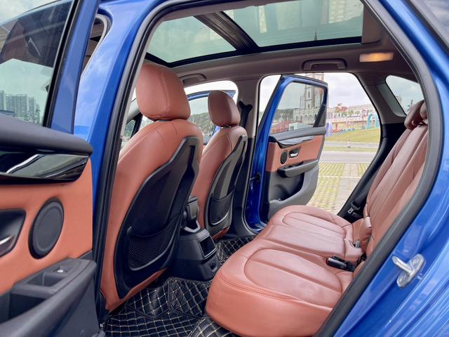 BMW 2 Series Wagon 2018 218i Fashion