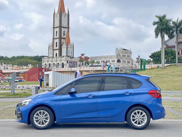 BMW 2 Series Wagon 2018 218i Fashion