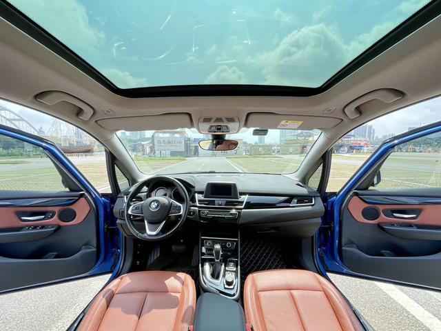 BMW 2 Series Wagon 2018 218i Fashion