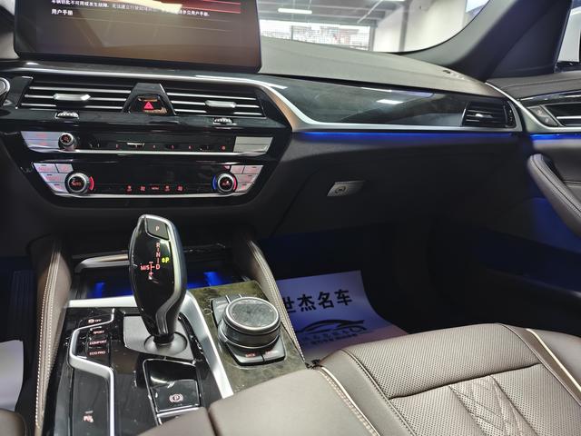 BMW 5 Series 2021 525Li M Sport Package