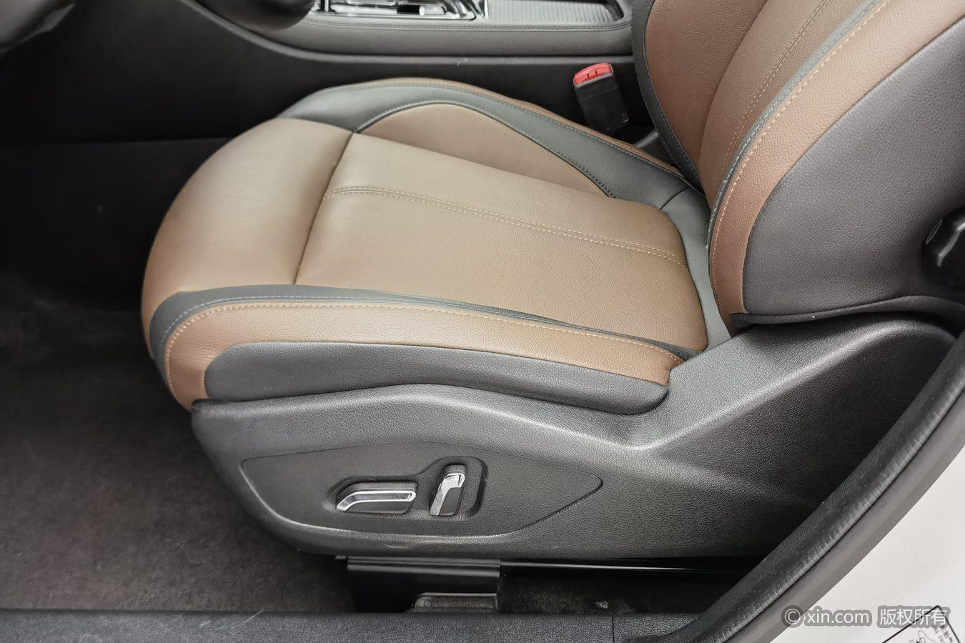 Dongfeng Aeolus AX7 2018 Classic 1.6T Auto Luxury