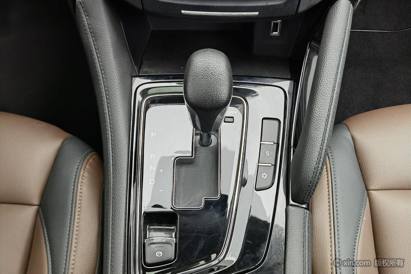 Dongfeng Aeolus AX7 2018 Classic 1.6T Auto Luxury
