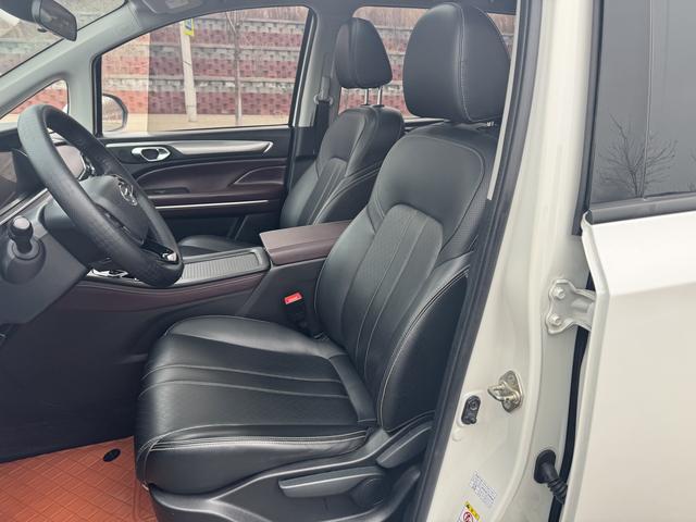 GAC Trumpchi Trumpchi M6 2021 270T Auto Luxury 7 seat