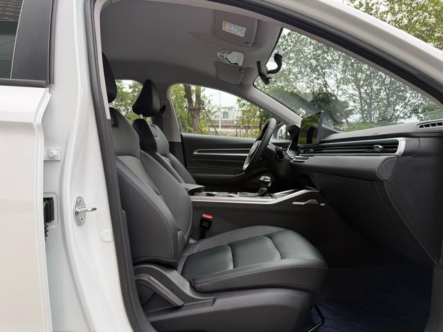 Geely Emgrand 2025 4th Gen 1.5L CVT Dragon Soaring