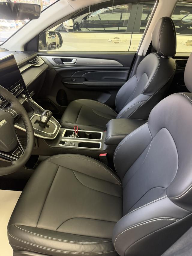 Haval M6 2023 PLUS 1.5T DCT Luxury Connected