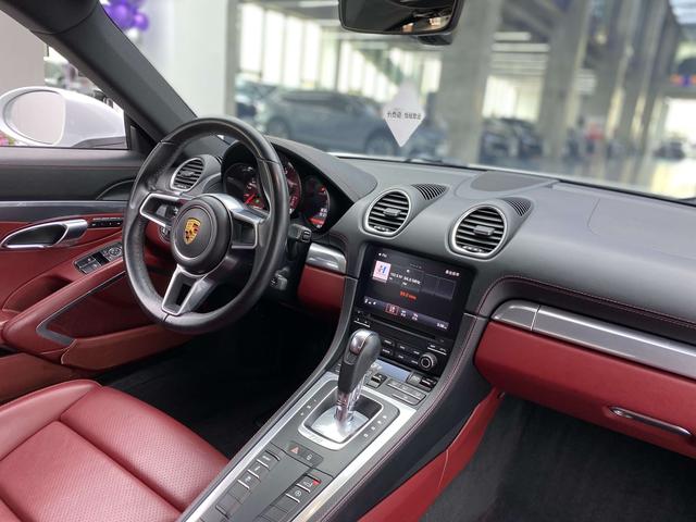 Porsche 718 2018 Cayman 2.0T